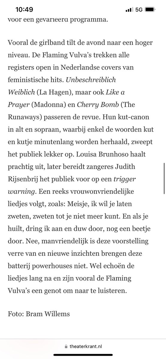 Swipe ➡️ voor mooie woorden over de muziek van onze voorstelling Unbeschreiblich Weiblich 🥰 wat een eer om hier deel van uit te maken! 
Dank aan <a href="/theaterkrant/">Theaterkrant</a> , <a href="/volkskrant/">de Volkskrant</a>, <a href="/IloveTheater/">I Love Theater</a> voor het schrijven over onze show 🫶 komen jullie gauw kijken? 
📷 Bram Willems
