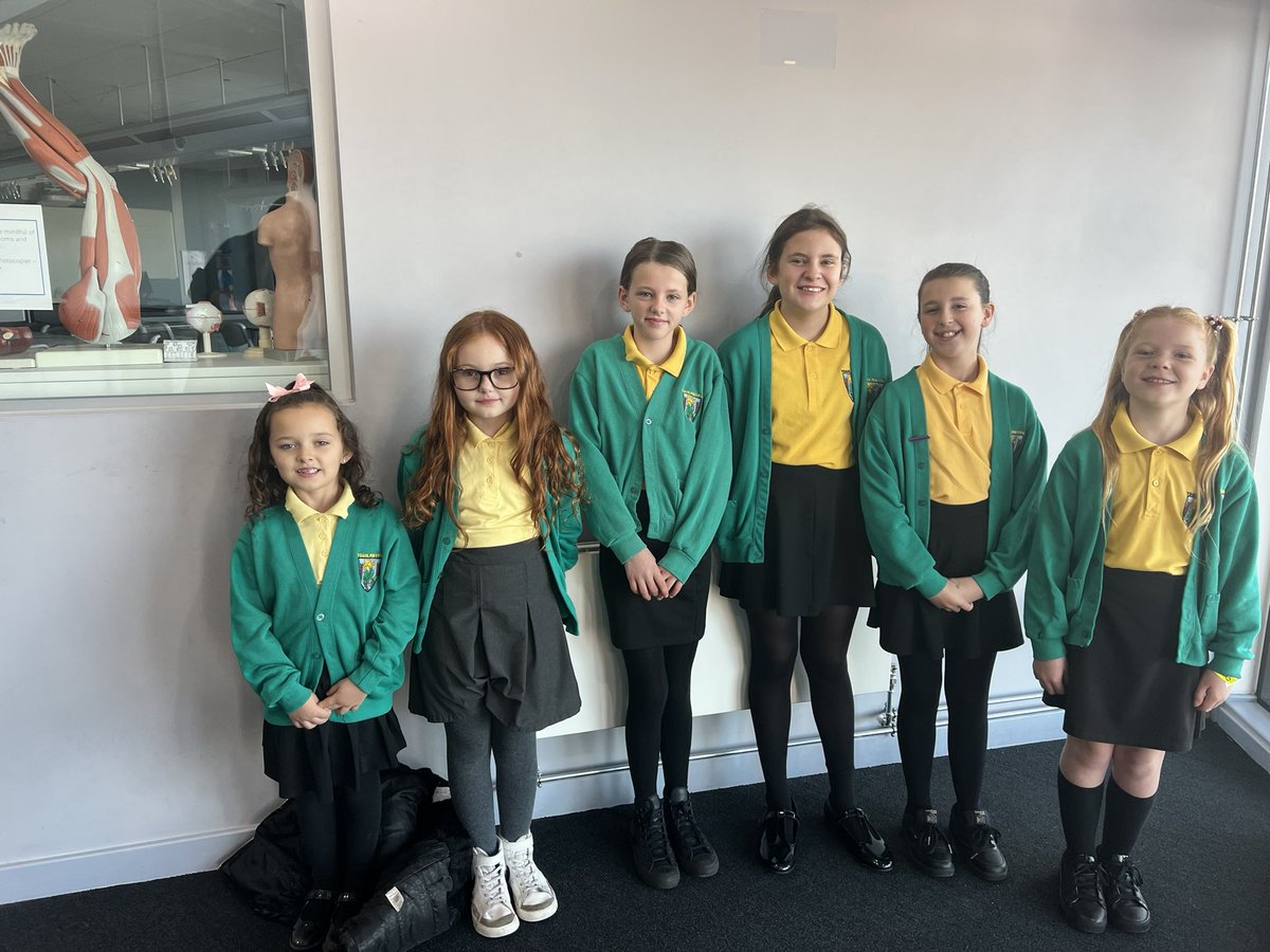 Pob lwc🤞 <a href="/YsgolPenyPil/">Ysgol Pen y Pîl</a>  #gwylcerdddant