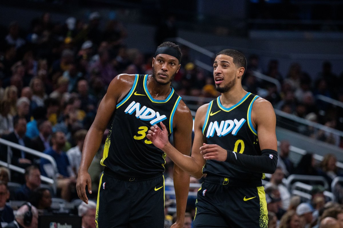 PacersFamilyFR's tweet photo. #Analysons la relation entre 𝗛𝗮𝗹𝗶𝗯𝘂𝗿𝘁𝗼𝗻 et 𝗧𝘂𝗿𝗻𝗲𝗿.
Cette saison , Tyrese à déjà délivré 93 passes décisives. Son partenaire préféré n'est autre que son pivot avec pas moins de 30 caviars.
Voyons comment les deux Pacers se complètent ensemble.
C'est parti ! https://t.co/6BBZ4Vvlvb