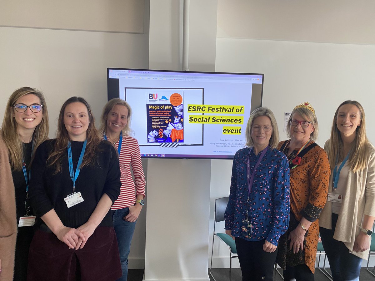 DebbieHolley1's tweet photo. ⁦@BU_Research⁩ ⁦@ESRC⁩festival @n4lth ⁦@Nursing_BU⁩ ⁦@FLIE_bu⁩ a moment of calm before the session begins! https://t.co/mso4F8rkSb