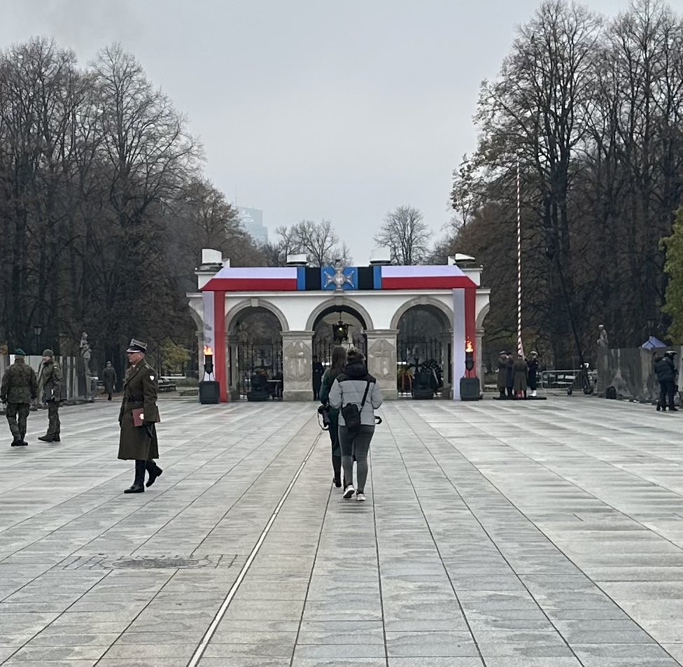 11 listopada, Narodowe Święto Niepodległości, jesteśmy na obchodach przed Grobem Nieznanego Żołnierza w Warszawie.

<a href="/Muzeumpoznan/">Muzeum Powstania Wielkopolskiego 💯 🇵🇱</a> Powstania Wielkopolskiego 1918-1919

#11listopada
@PL1918 
#Niepodległa
<a href="/prezydentpl/">Kancelaria Prezydenta RP</a>
<a href="/AndrzejDuda/">Andrzej Duda</a>