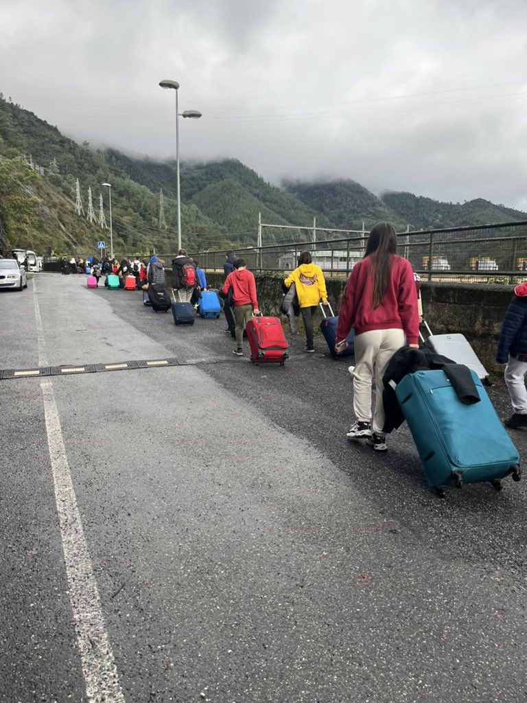 cienciaocruce's tweet image. We are sad to have to say goodbye to our new friends and teachers. It was a pleasure to share this great experience with all of you 🥰🤗 We hope we meet again in the future! Now back to Cerceda… 🥹😉 #digitalweek