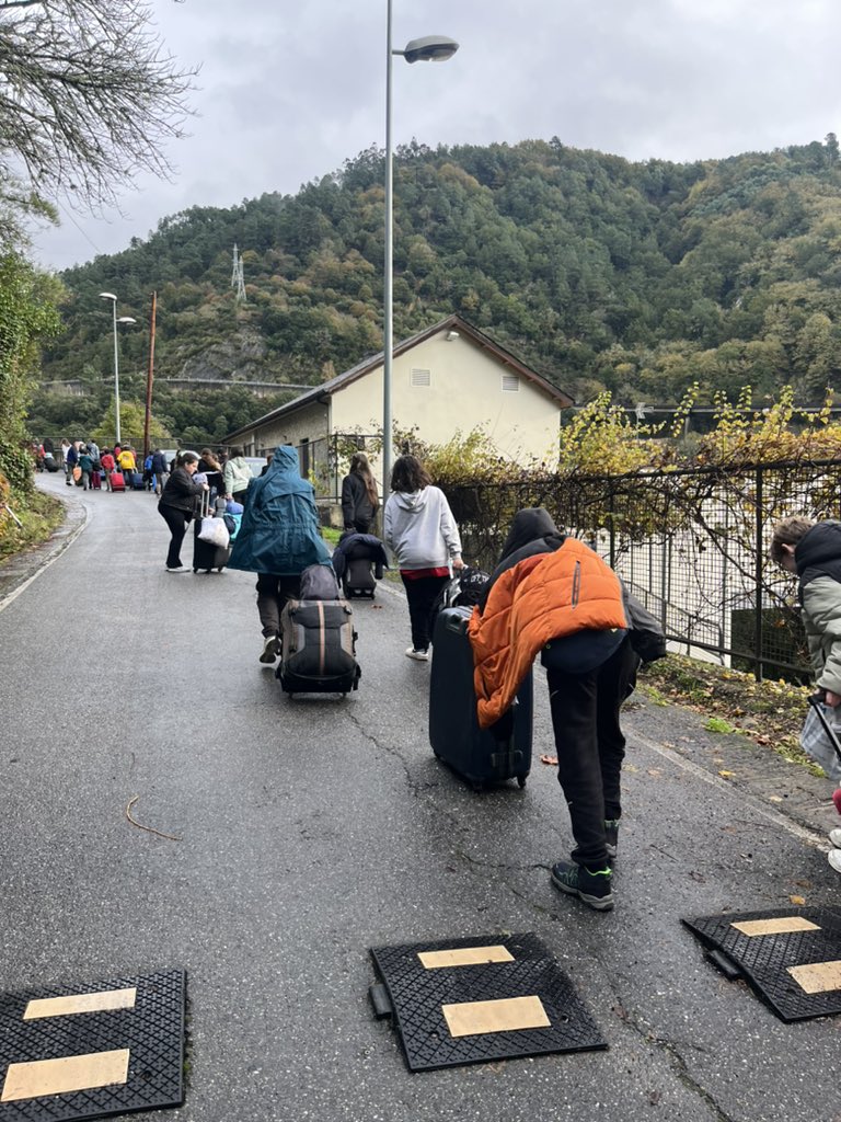 cienciaocruce's tweet image. We are sad to have to say goodbye to our new friends and teachers. It was a pleasure to share this great experience with all of you 🥰🤗 We hope we meet again in the future! Now back to Cerceda… 🥹😉 #digitalweek