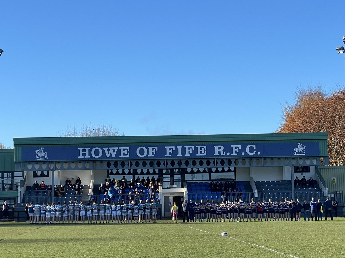 Both teams taking a moment to remember Armistice Day.  Lovely conditions here <a href="/Bellbaxter_HS/">Bell Baxter High School</a> <a href="/HoweOfFifeRFC/">Howe of Fife RFC</a> for our quarter final match of the Scottish cup 🏆🏉🏉🏟️