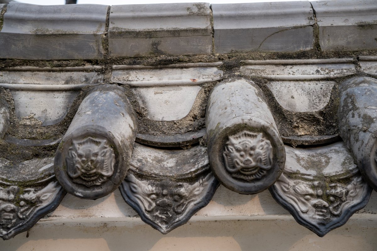 YeHangHarry's tweet image. Ancient Chinese roof tiles photo reference
Shot by me via Sony a7r4 
Find more in comment👇🏻 
#EnvironmentArt #TextureReference