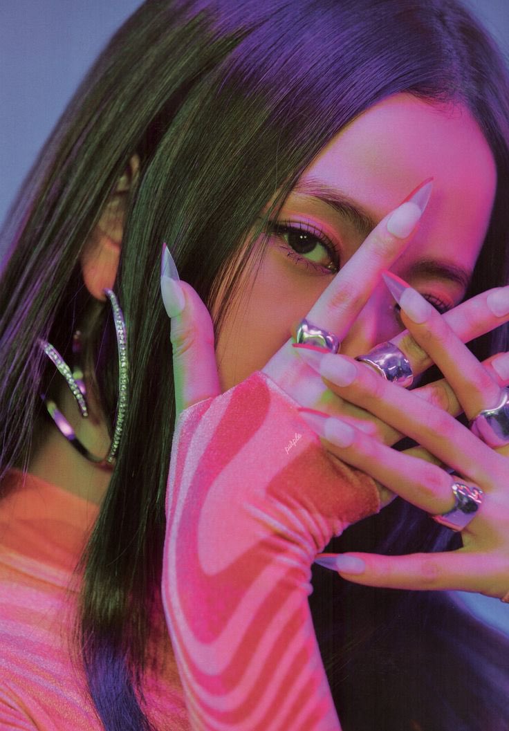 jisoo pics tweet media