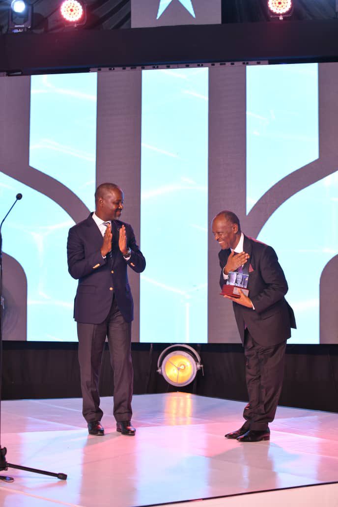 The Director General Health Services, Dr. Henry G. Mwebesa was given a special award during the #HIHA2023 for his exceptional and tremendous contribution to the continuous improvement of health service delivery. Congratulations! 🎉