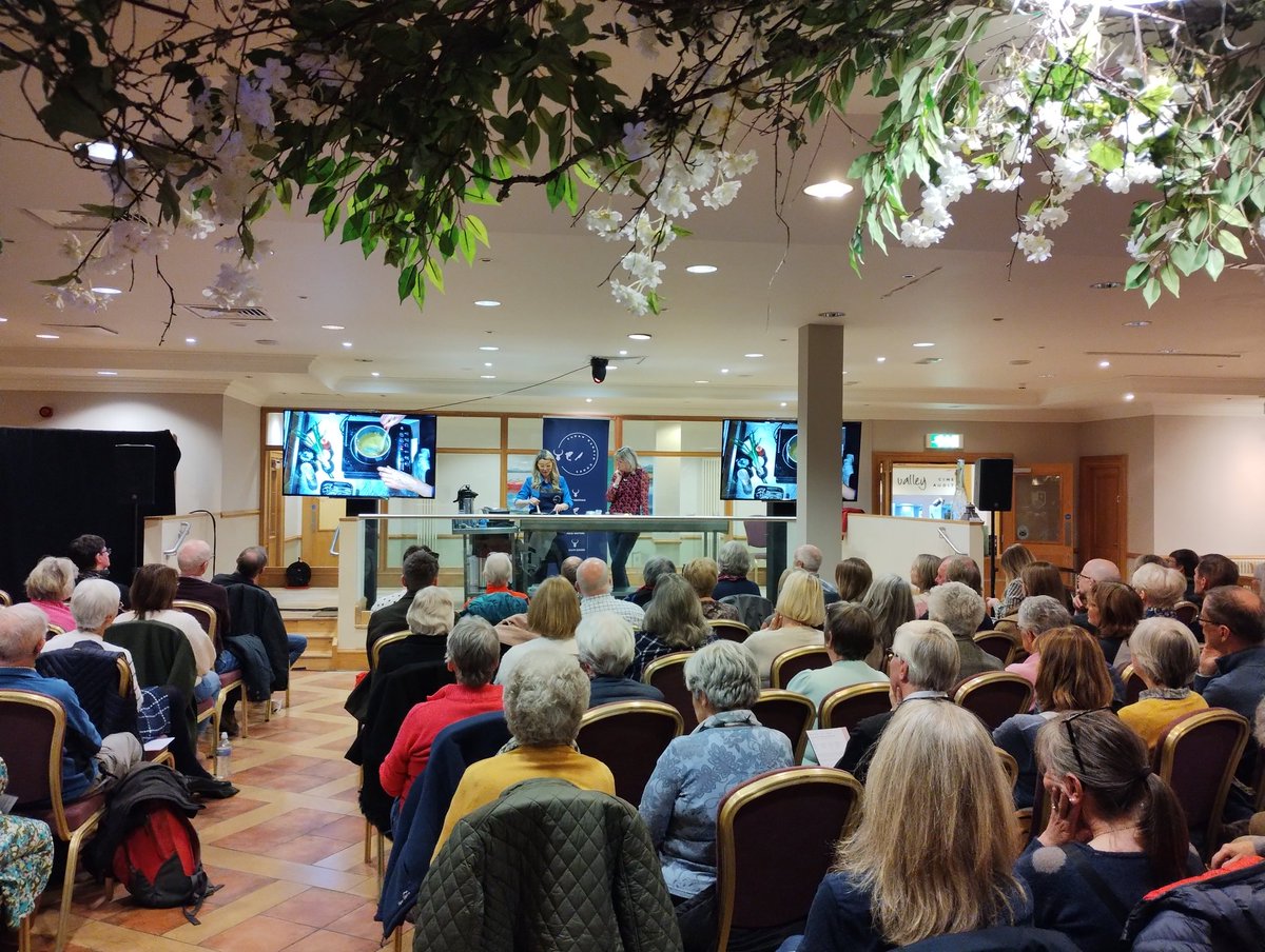 Full house for our subscribers event with the brilliant MasterChef finalist Sarah Rankin. Poached pears first on the menu 🍐🌲