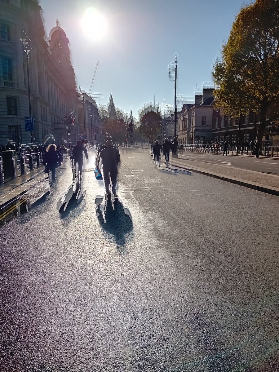 BlokeCockney's tweet image. To pay my respect #LestWe