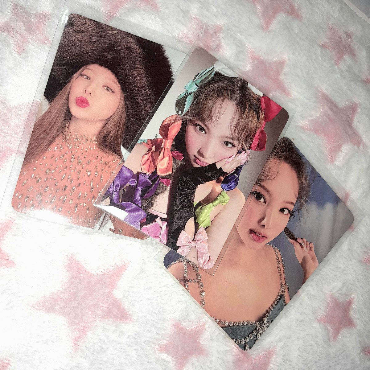 useraesyr's tweet photo. `~#aemails
hello, @naiunieee !! ny ribbon set came homee, thank you for packing it safely pooo ๐๐
โ โ ##naiuniethanks https://t.co/jdIHJiQR01