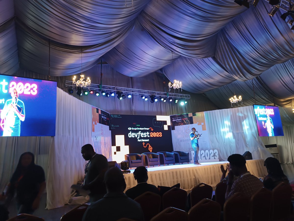 Maroafenogho's tweet image. 9 year old python developer here at #DevFestPH2023 

#DevFest2023 #DevFestPortHarcourt #gdgcloudph @gdgcloudph