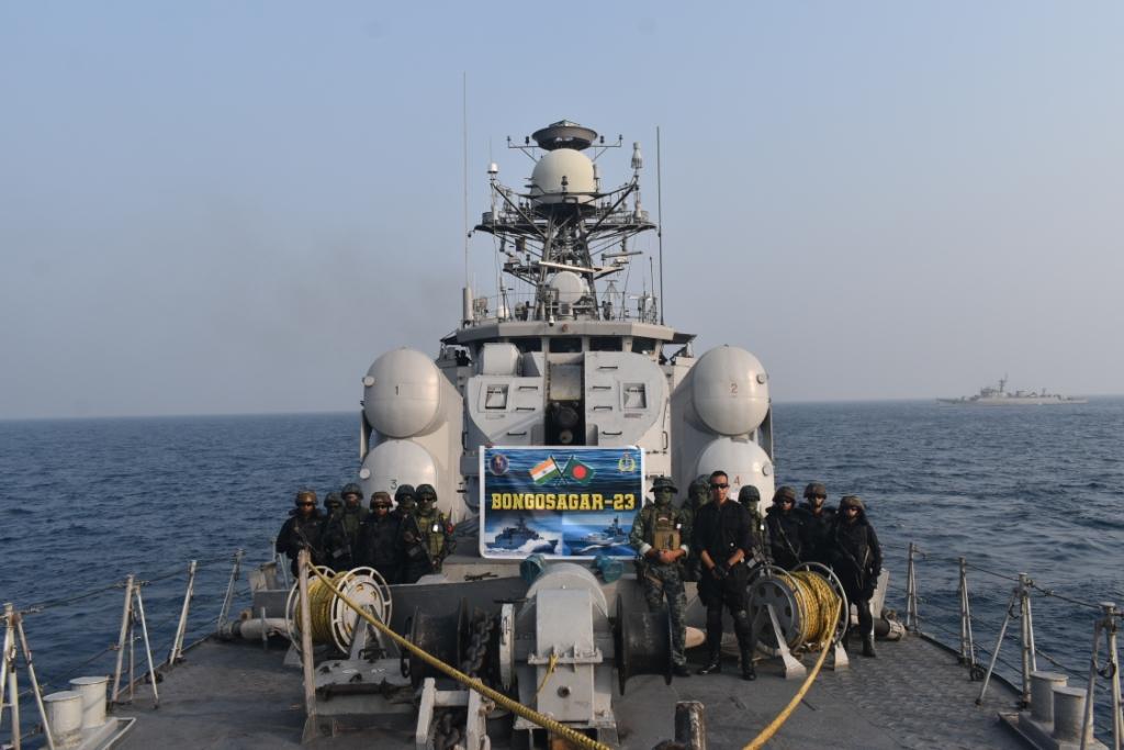 airnewsalerts's tweet photo. The 4th edition of the Bilateral Exercise between the Indian Navy and Bangladesh Navy, #BONGOSAGAR23, and the 5th edition of Coordinated Patrol (#CORPAT) by the two navies held at Visakhapatnam.

Ships and aircraft from both navies undertook joint patrolling along the International Maritime Boundary Line and maritime exercises to enhance interoperability. 

@indiannavy
