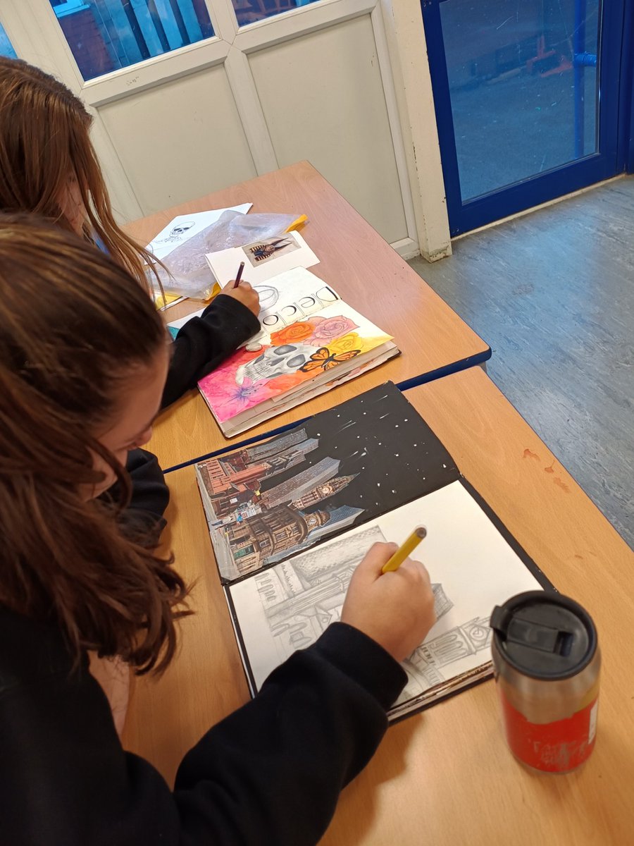canscreatives's tweet photo. A fantastic turn out of dedicated Creative pupils at school this morning.  @Cansfield1 https://t.co/XNOQnCimKN