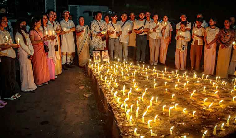 KshetriSan26271's tweet photo. Candle lights to mourn and remember the deceased. Help to find hope and justice so that next year #Diwali 2024 can bring some smiles and people to their homes.  @NBirenSingh @BiswajitThongam @YKhemchandSingh @IbobiOkram @meghachandra_k @AShardaDevi https://t.co/g8JNMVK9ZD