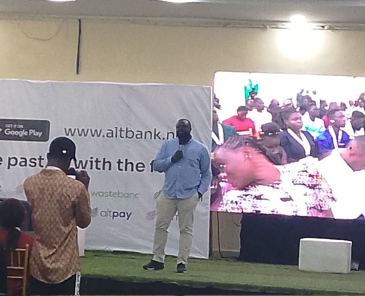 Get on the street, find a problem to solve. <a href="/iaboyeji/">Iyin Aboyeji</a>
Talking. 
#Solvingrealproblem