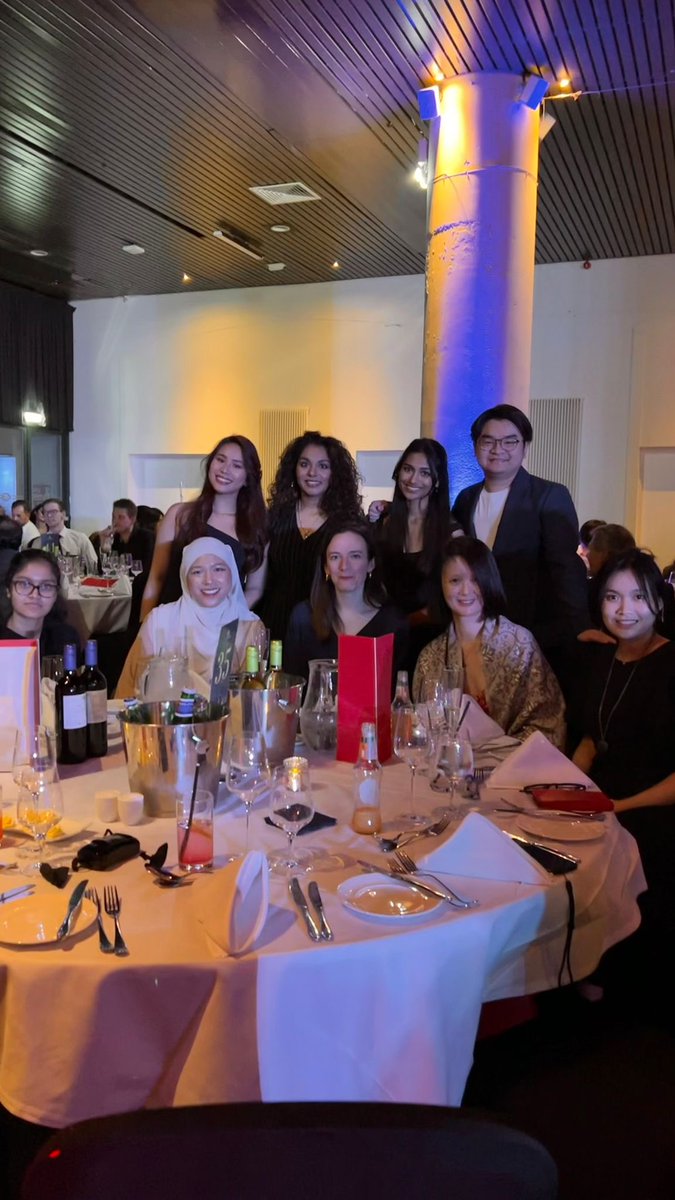 TzeWah1's tweet photo. @ng4helen @iradsurgeon @BSIR_News @ICCWales @ragsxray @VinsonChan @elisalausw It is truly exciting to have a troop of next generation doctors and #IR (medical students and Alumni from @UniversityLeeds @LeedsMedHealth ) coming to #BSiRASM 2023 ⭐️⭐️⭐️ https://t.co/vhVdVBRsQX
