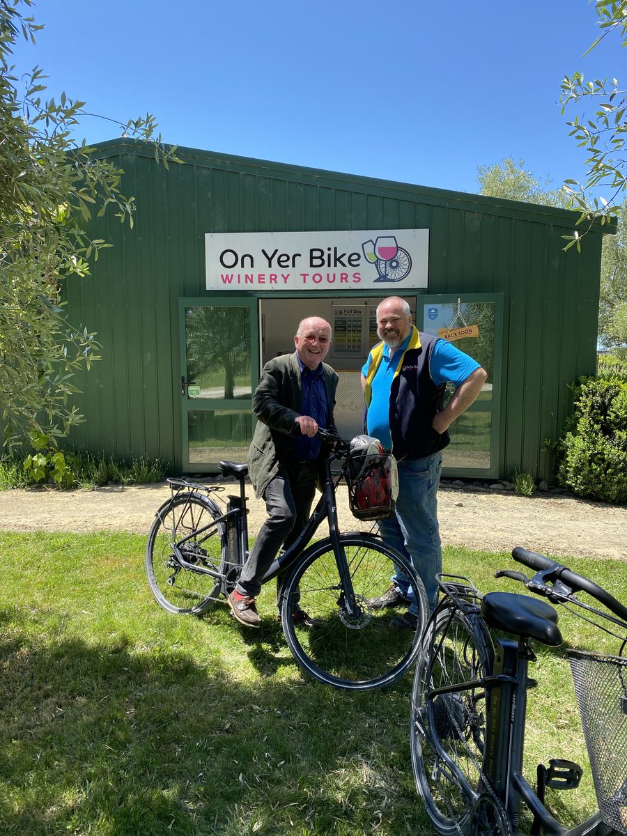 Oz Clarke tweet media
