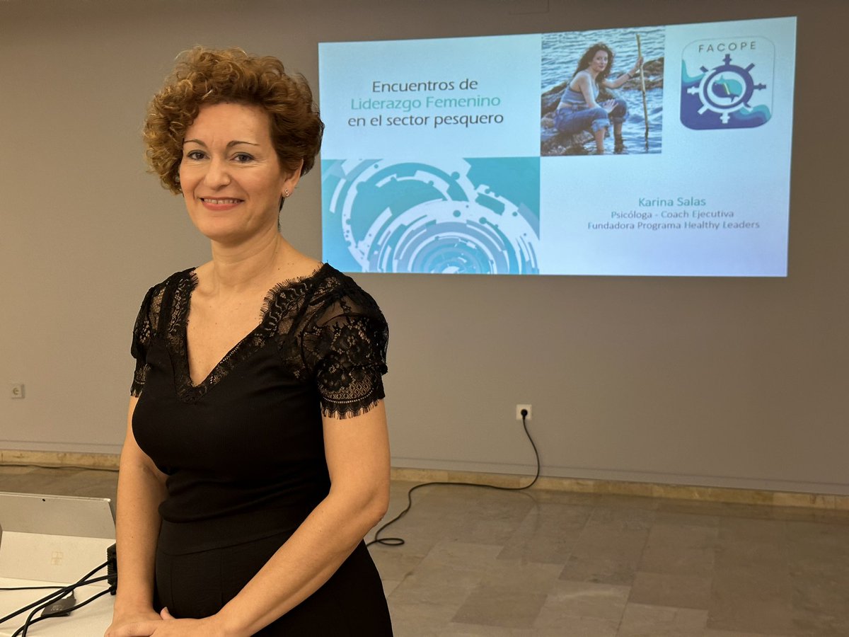 La jornada de trabajo “MUJERES EN COFRADÍAS “ continúa con la sesión de la Psicóloga <a href="/KarinaSMCoach/">Karina Salas</a> que muestra herramientas y recursos para gestionar y abordar las distintas situaciones y conflictos que encontramos en nuestra actividad laboral diaria y en nuestra vida personal
