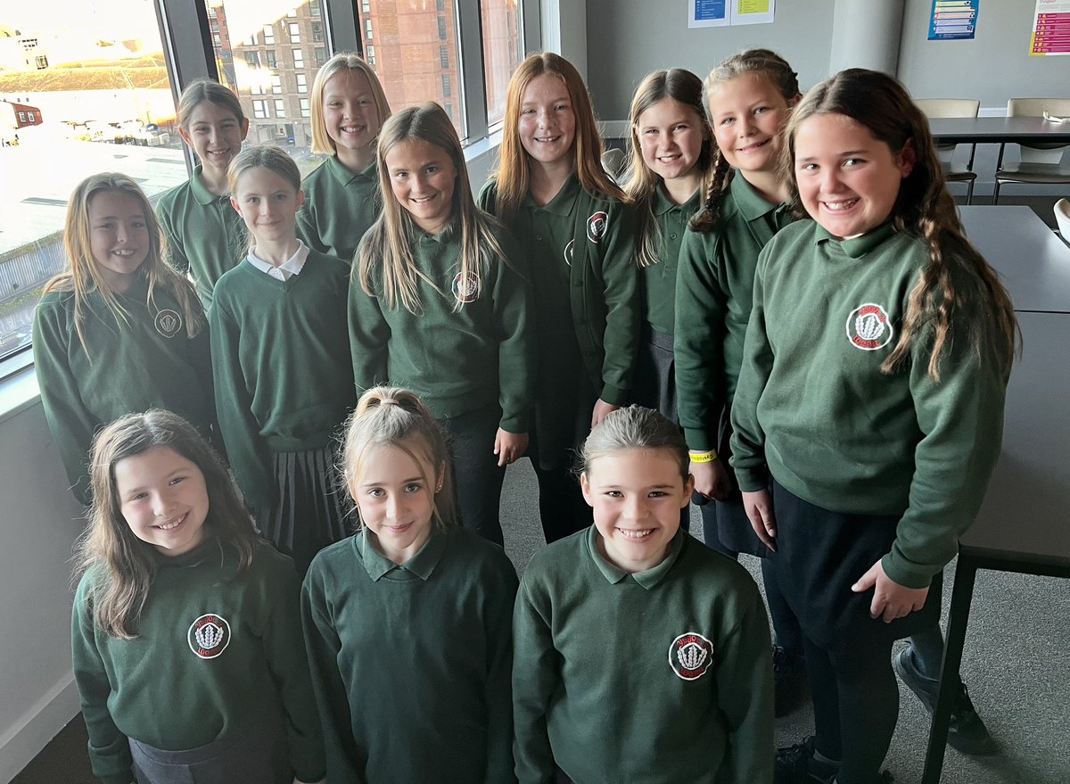 Gŵyl Cerdd Dant Caerdydd. Parti Cerdd Dant a Grŵp Llefaru Y Wern yn cystadlu. Da iawn chi.