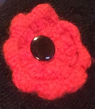 SianYvetteOwen's tweet image. 1923 - Society moved on
Those returned, still all gone
Flesh in pub, mind in France
Street filled with bloody advance
Car backfires, all jump for cover
Only comrades understand each other
Wake in a sweat surrounded by feathers

#RemembranceDay2023
#Silence all together 

#Vss365