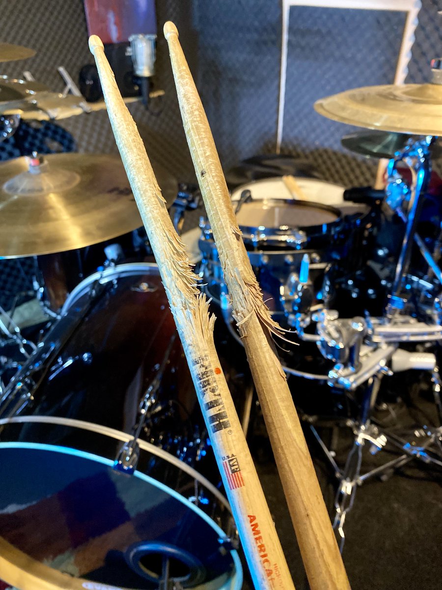 Why the hell are these sticks still alive? #vicfirthsticks #vicfirth #vicfirthdrumsticks #drums #drummer #drumlife @vicfirth  American Classic 5A. Live Streams:  twitch.tv/the_real_bommel and kick.com/the_real_bommel