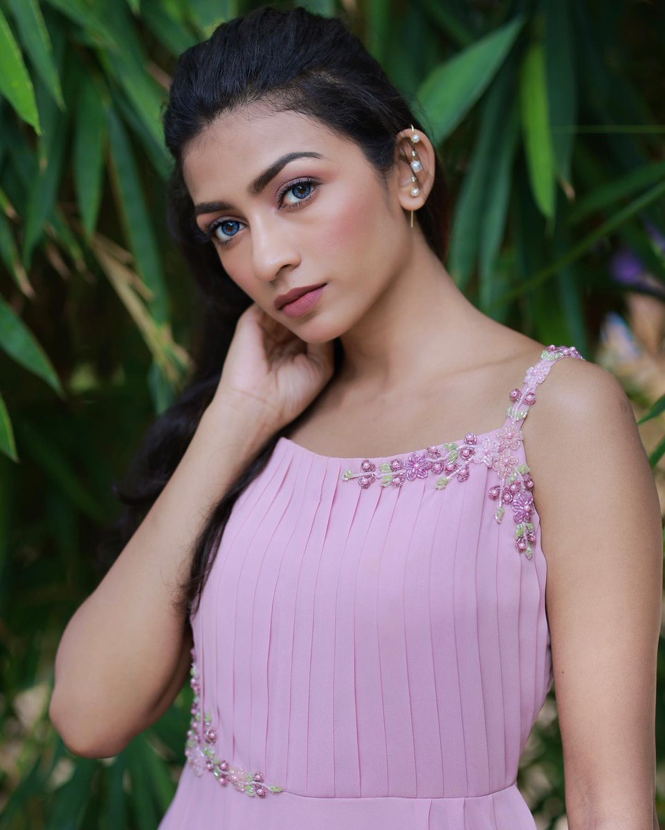 ellehanaph's tweet photo. I am enough, exactly as I am💜

#ClippingPathService #JewelryRetouchingService #E_CommercePhotoEditing #ImageMaskingService #ColorCorrectionService #RealEstatePhotoEditing #PhotoRetouching #RemoveBackgroundImage #GhostMannequinEffect #ShadowMakingService #PhotoRestoration https://t.co/owcAMQgXTt