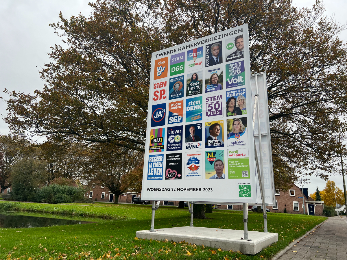 gem_Ridderkerk's tweet image. Nog geen idee op welke partij je gaat stemmen bij de Tweede Kamerverkiezingen❓ Maak dan gebruik van een #stemhulp. 👉 bit.ly/3FSf6Cf 
#TK2023 #ikstem #elkestemtelt #ridderkerk #verkiezingen #Ridderkerk