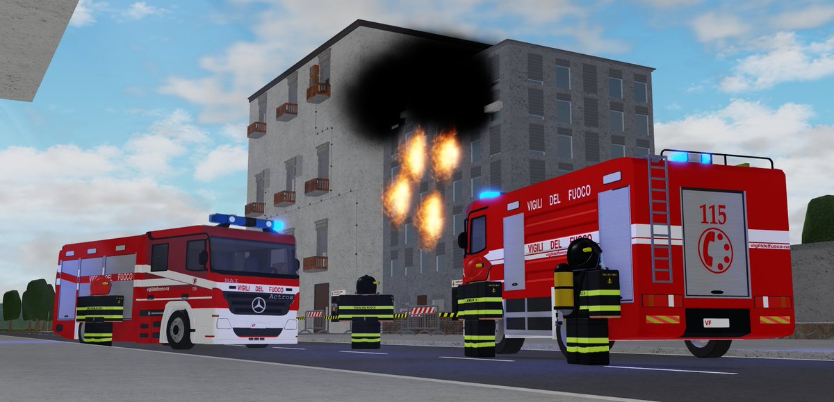 VVF_Naples's tweet photo. I Vigili del Fuoco sono costantemente pronti per ogni tipo di evenienza. Che si tratti di un'emergenza sulla terra ferma o un'emergenza acquatica sapremo sempre come intervenire! https://t.co/REmAYd5hJ6