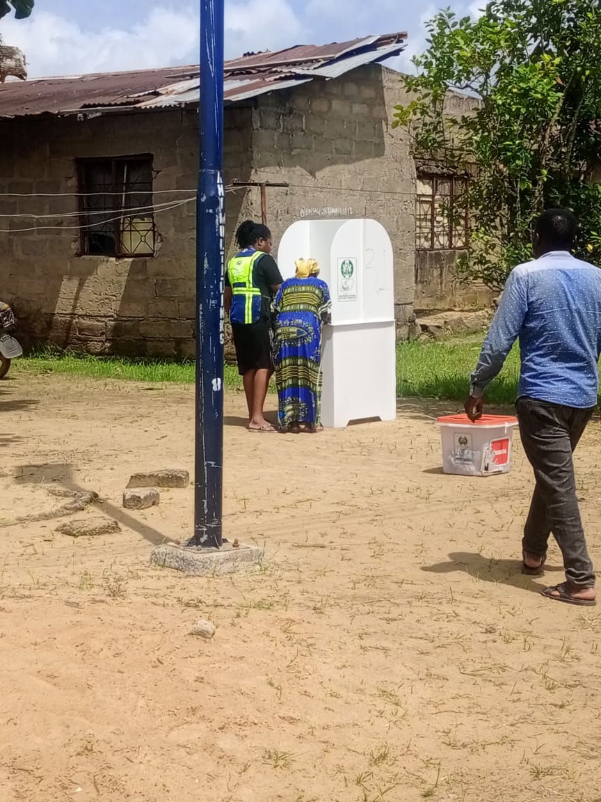 Time: 11:48 am
LGA: Sagbama
Ward: 07 [Asamabiri]
PU: 011 [Ofoniawor Comp. Square] 
#BayelsaDecides2023 

Voting is in progress.

<a href="/inecnigeria/">INEC Nigeria</a> <a href="/SituationRoomNg/">Situation Room</a> <a href="/MobilePunch/">Punch Newspapers</a>