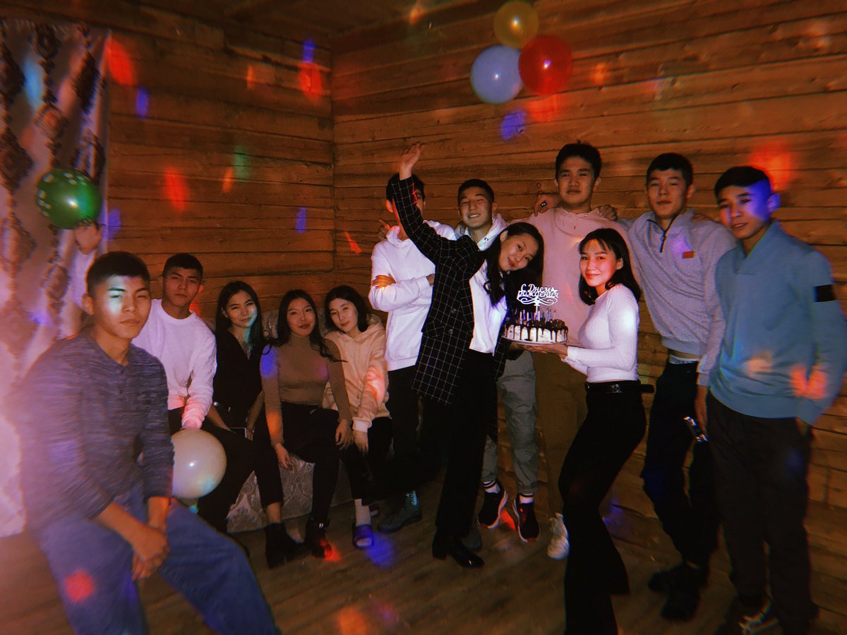 allyonka15's tweet photo. 2020с наьаа да учугэй сыл эбит билигин санаатахха❤️ бары тэннэ этибит🫂🫂 кун аайы биьи киирэрбит тахсарбыт буолааччы😂❤️ https://t.co/ZzOkiBifMh