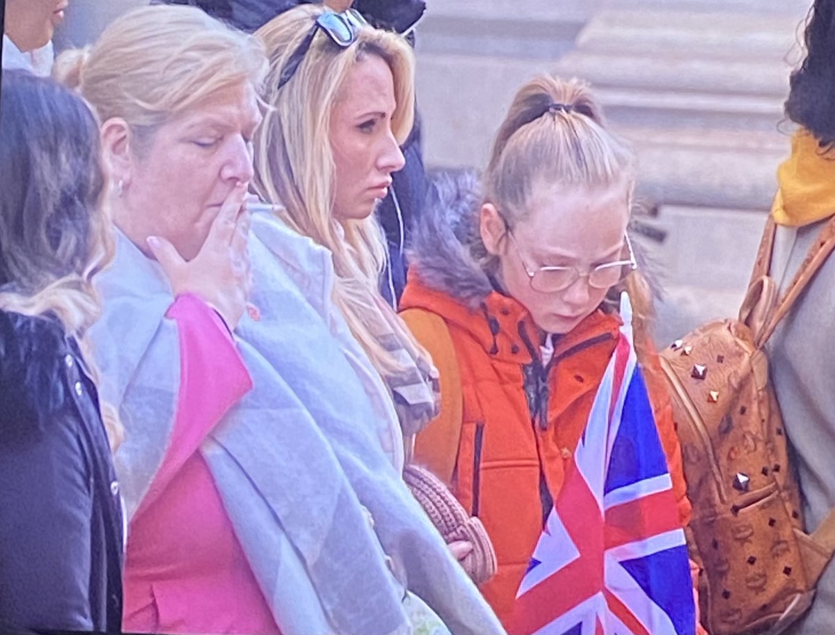 CatTittle's tweet photo. How respectful 😏 It’s 2 minutes to give. Good on the @BBCNews poor other respectful people having to breathe in her second hand smoke. I’d have gone absolutely mad if I was stood next to her. Obviously lit just as the silence started. No excuse!  #leastweforget #RemembanceDay https://t.co/eNNrMA9eKG