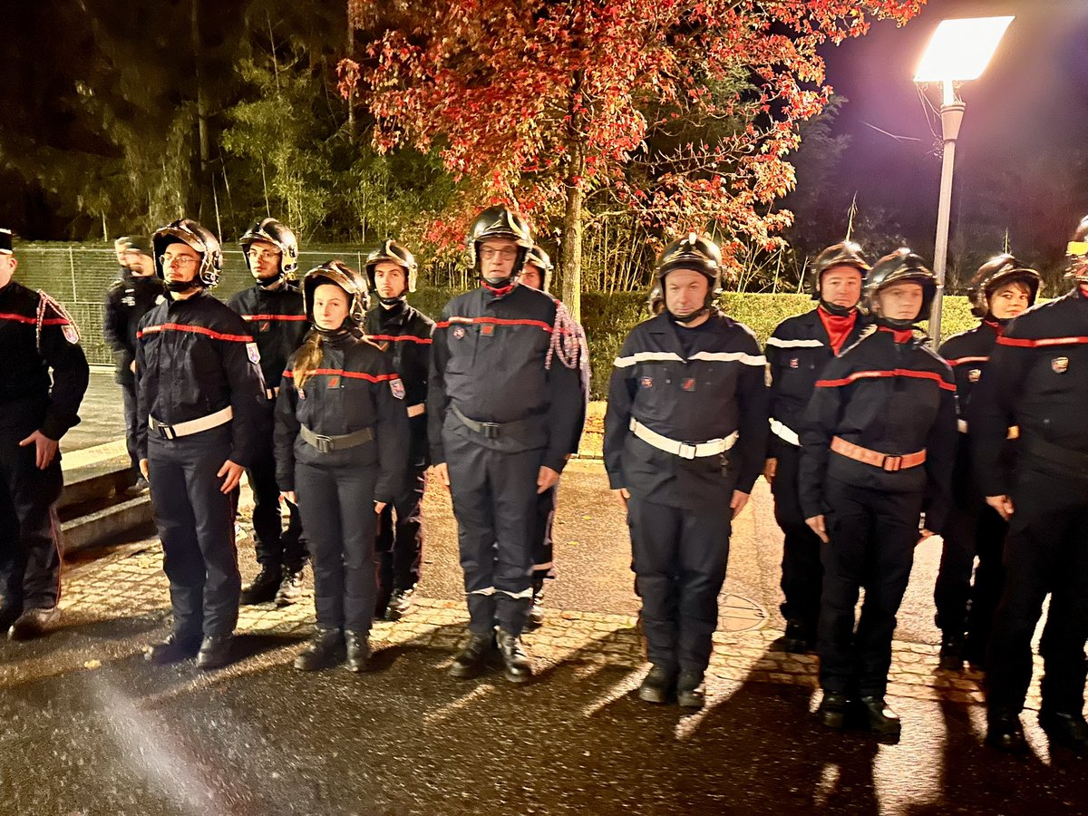 ➡️ 11 novembre 2023
Parce qu’il est important de se souvenir…
Parce qu’il est essentiel que nos jeunes choristes participent…
Cérémonie du 11 novembre 2023 avec la participation du chœur d’adolescents 
<a href="/OlivierFaron/">Olivier Faron</a> <a href="/d_chevalley/">Daniel Chevalley</a> <a href="/education_gouv/">Ministère Éducation nationale</a>