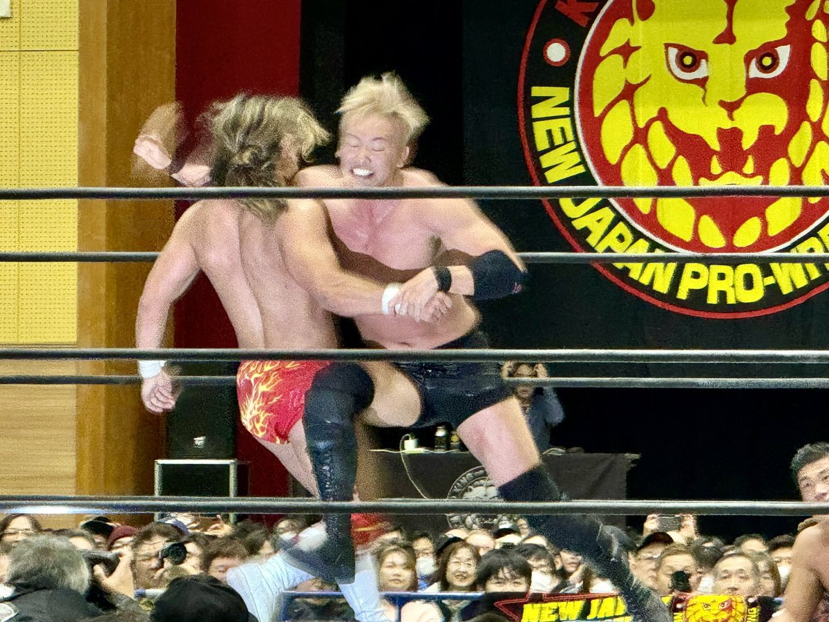 shinpack4444's tweet photo. 新日本プロレス「安城大会」終わりました！オカダ選手と上村選手のスリリングな攻防は見応え充分でした！
安城市民も熱狂で最後はキッチリとレイメーカーで決着！

#新日プロレス
#オカダカズチカ
#安城RainyDays
#NEVER無差別級6人タッグ https://t.co/UPyQU5xLNM