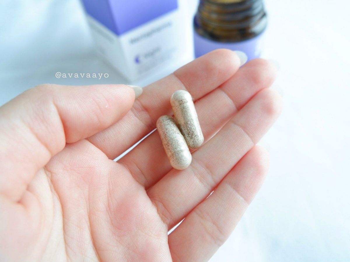 avavaayo's tweet image. ตั้งแต่เข้ามหาลัย จนทำงาน นอนหลับไม่สนิท พักผ่อนไม่เพียงพออยู่บ่อยๆ จนมีปัญหาผิวและสุขภาพ เลยลองวิตามินของ #Nectapharma กล่องสีม่วง รู้สึกหลับง่ายขึ้น ลึกขึ้น ตื่นมาไม่เพลีย หน้าดูสดใส ไม่ใช่สารเมลาโธนิน แต่เป็นสารสกัดธรรมชาติ นี่หยุดไปช่วงนึงก็ไม่มีผลต่อการนอนใดๆ #ใช้ดีบอกต่อ