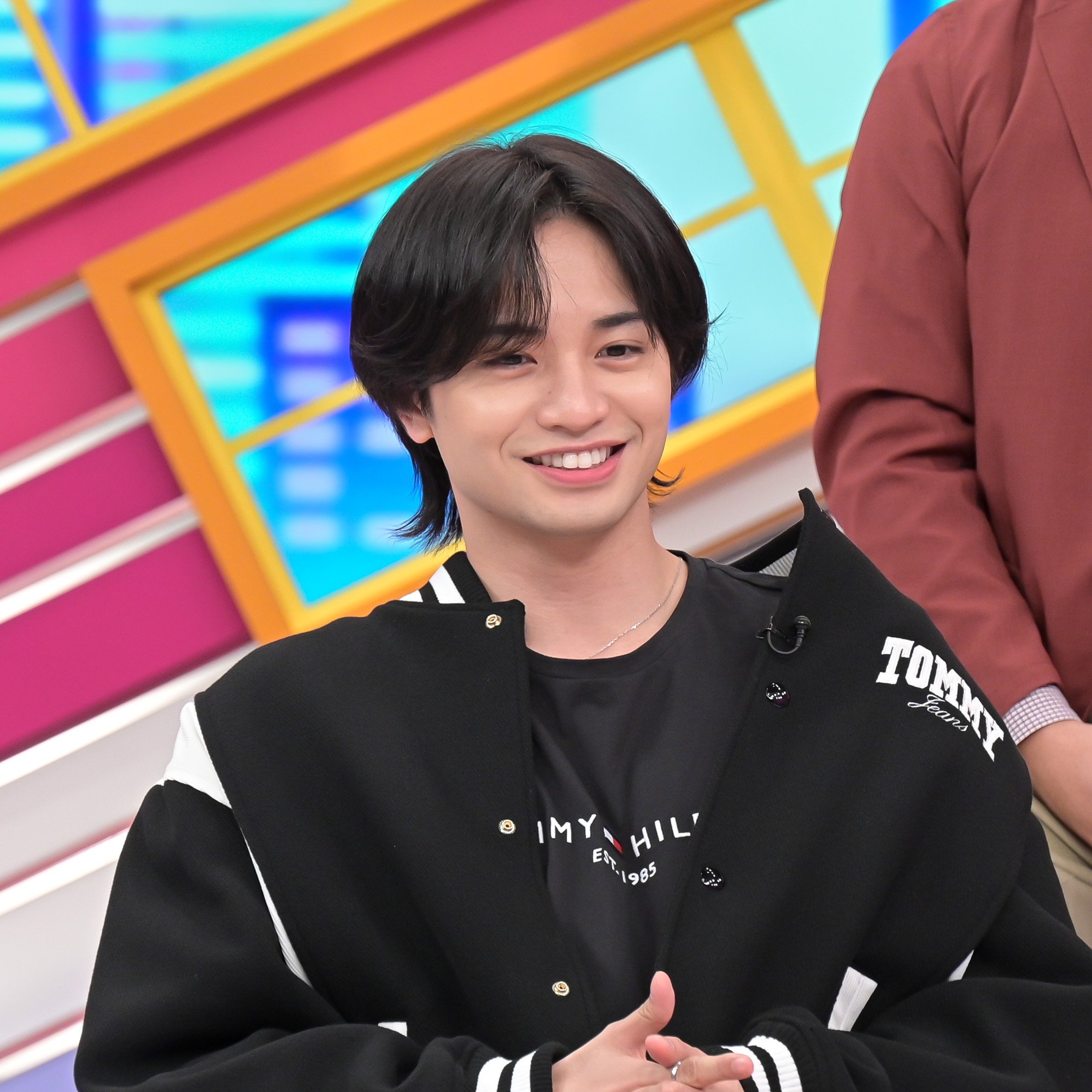 中島健人 着用　カーディガン 中島健人が着用している「カーディガン」のアイテム紹介