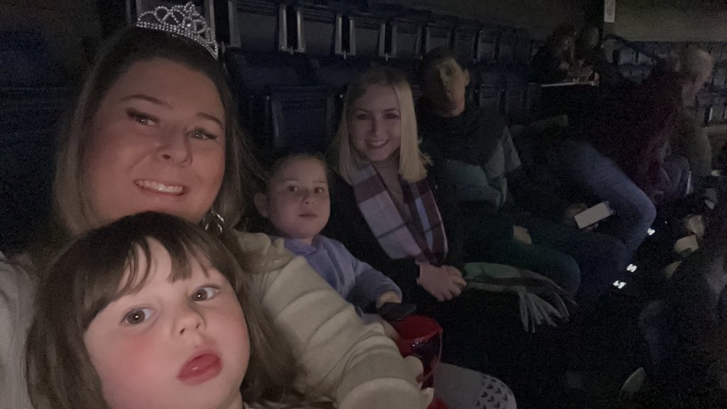Christy_S_95's tweet photo. #disneyonice https://t.co/uoDe13uwpd