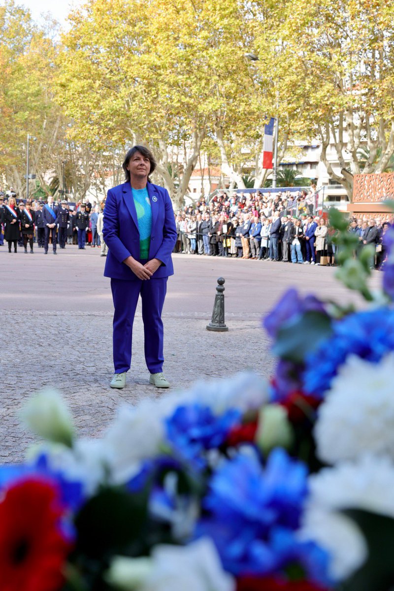 Agneslangevine's tweet image. 🇫🇷 #11Novembre #Perpignan 
Avec @CaroleDelga partout en @Occitanie nous pensons aux blessés, aux morts, aux familles meurtries par les horreurs de la guerre. 
En ce jour de #commémoration, nous rendons hommage à celles et ceux qui luttent pour nos si chères valeurs républicaines.