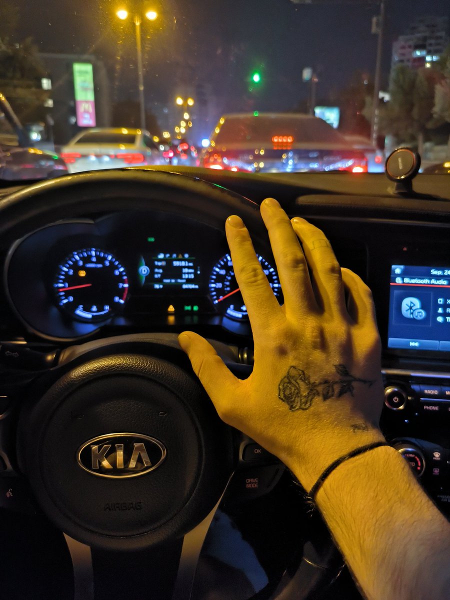ebbhangg's tweet photo. Naklatka və nidanın işığı olmasa zor şəkil idi axaxaxaxax https://t.co/qLBrZDKIDY