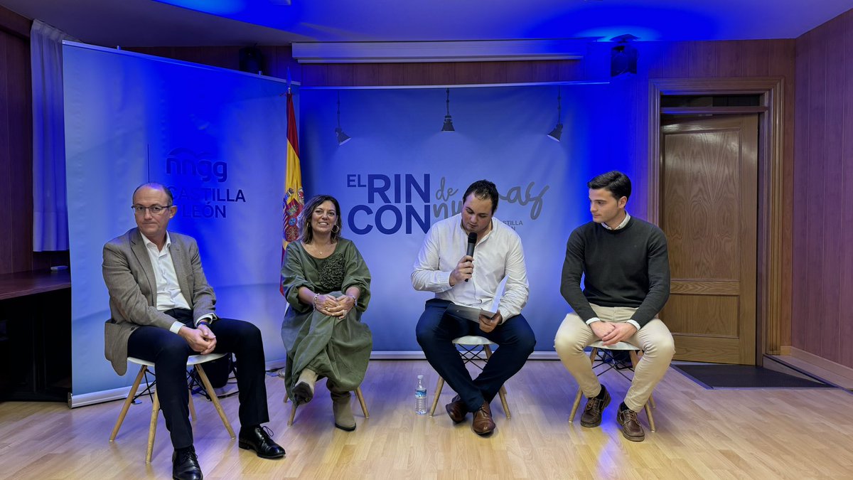 Mesa de Agricultura en el Foro Joven #ElRincónDeNuevas 💙 de @nnggcyl 

Gracias a @Milamarcos, Juan del Canto y a Jorge Martínez
.
#SomosNNGG