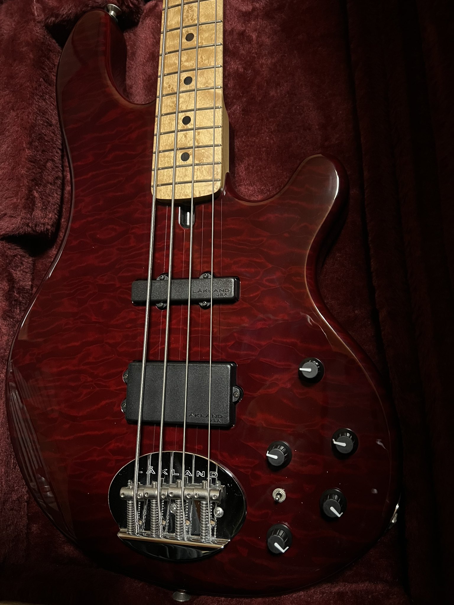 LAKLAND - Search / X