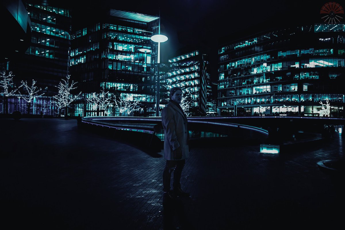 The dark city only lights... Model: Pany . #photooftheday #photography #photographer #londonphotographer #visuals #nightphotoshoot #instaphoto #cityatnight #lovewhatyoudo #shotwithlove #throughthelens #drawingthelightphotography #socialmedia #creativeportraits #portraitoftheday