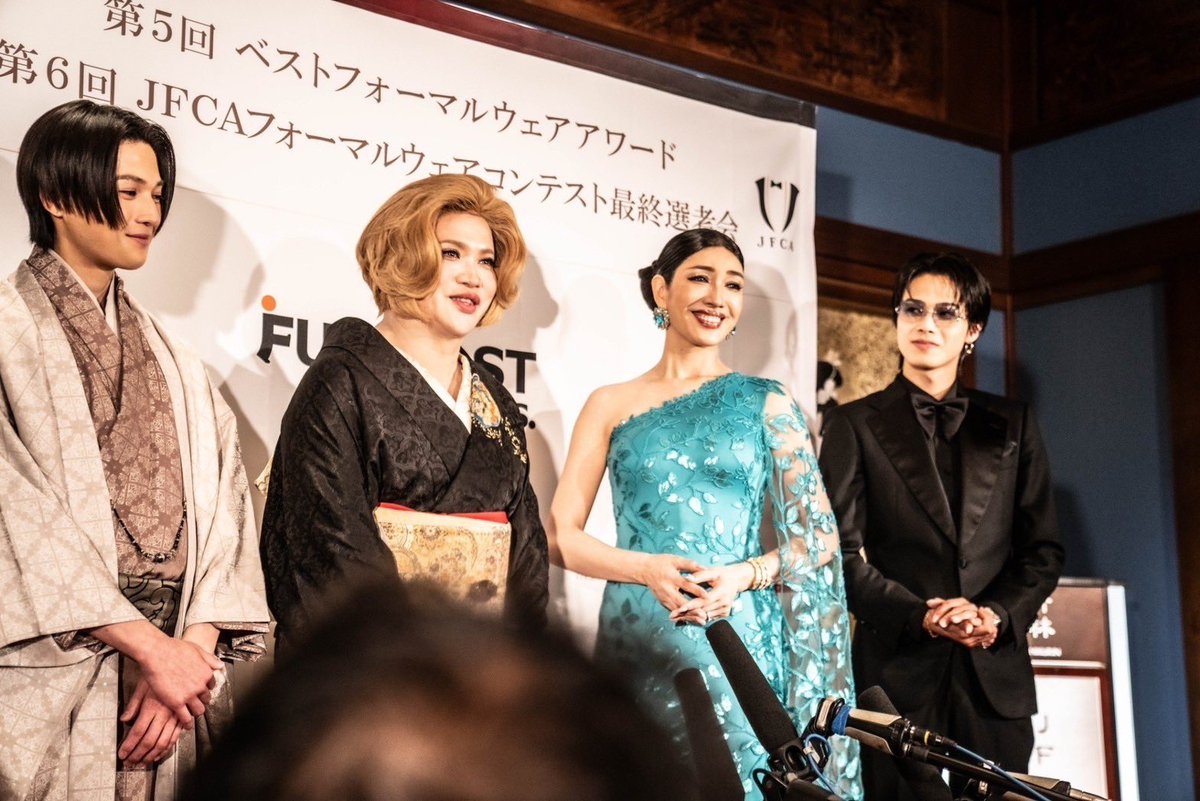 KawawaManami's tweet image. MCとしての参戦は初めて☺︎
自分が出たミスコンの司会を出来て
とても光栄に思います。
また、皆さんの素敵な人柄に
感謝と感激の1日でした！

#JFCAフォーマルウェアコンテスト
 #ベストフォーマルウェアアワード 
#アンミカ #IKKO #八木勇征 #コムドットやまと