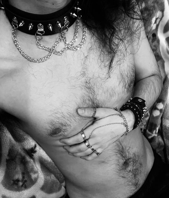 I'd prefer if my hand was on your throat instead~  #nsfw #nsfwtwt #lewdtuber #goth https://t.co/rNRs<a href="/tag/nsfw"class="tags">#nsfw</a><a href="/tag/goth"class="tags"><span>#goth</span></a><a href="/tag/nsfwtwt"class="tags"><span>#nsfwtwt</span></a><a href="/tag/lewdtuber"class="tags"><span>#lewdtuber</span></a>