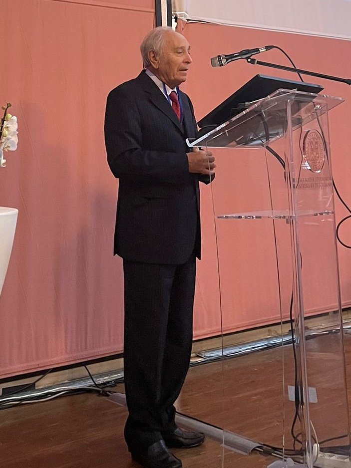 Carlo Cipolli introduce e modera NEUROSCIENZE E DECISIONI MEDICHE
#festivaldellascienzamedica #fsm23