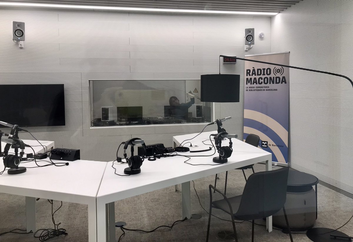 #AraMateix
Avui passa pels micròfons de #RàdioMaconda un dels grans noms de la literatura catalana, Mercè Ibarz✨📚
L'escriptora és la convidada del segon programa d'#InteriorMaconda. El programa d'entrevistes d'Albert Lladó!

#bbcnGarcíaMárquez #BibliotequesBCN #PòdcastLiterari