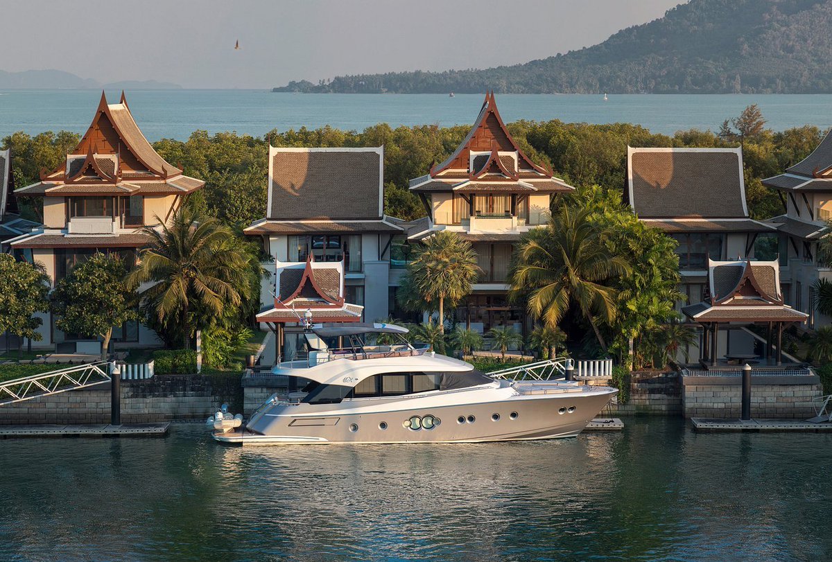 💠 What is Chameleon?

Chameleon a groundbreaking NFT project that merges unique travel exper. with Web3 technology. It has a brand background in high-end sea-view villas in Thailand, aiming to build a globalised travel platform that connects travelers closely with Web3 tech.