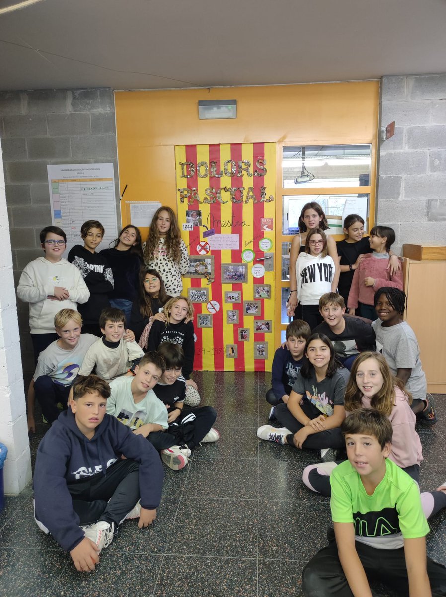 Les aules de Grans porten noms de personatges històrics de Ribes. La Dolors va ser una mestra valenta que va decidir ensenyar català en un moment en que estava prohibit.