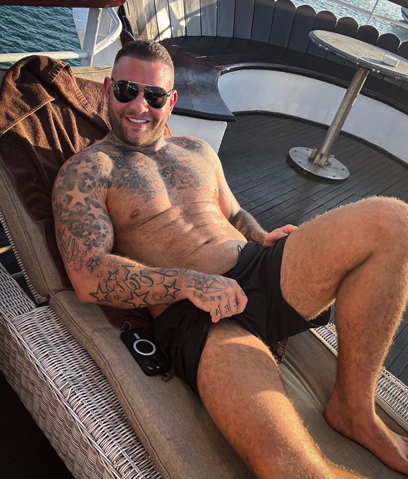 Did you zoom in&hellip;? 😉😈 https://t.co/vJHUQgmXu5