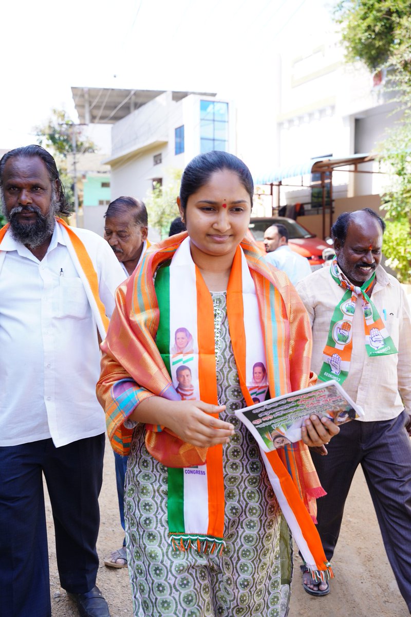 ImJaggaReddy's tweet image. #voteforhand #Sangareddy #jaggareddy #campaign #nirmalajaggareddy #jayareddy #bharathsaireddy