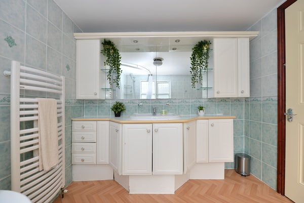 HMOLettingAgent's tweet image. 🏡 Transforming Challenges into Opportunities in Wandsworth 
Struggled with room sizes? We turned a potential hurdle into a unique feature—a home office! See how we made a 3-bed property into a 5-bed HMO earning £4500/month.

📖 Read More: hmolettingagent.co.uk/wandsworth-hmo…

#HMOConversion